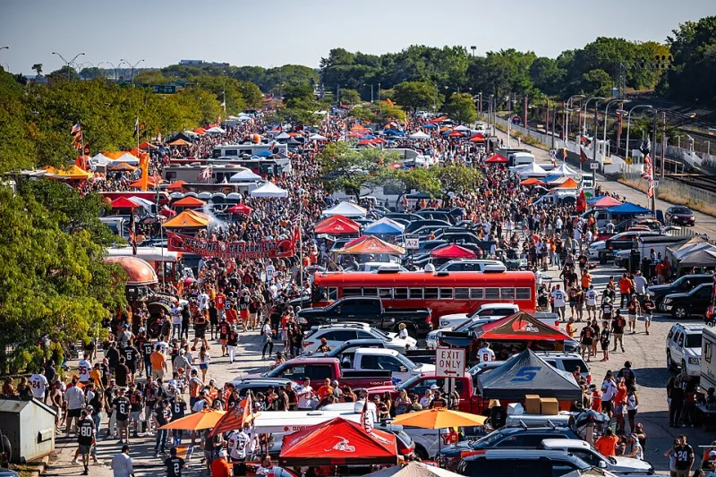 Sidelines, Stadiums, and Skin Contact: A Disulfiram Patient's Map of Community Alcohol Culture